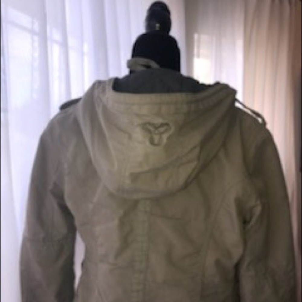 TNA Cozy Green Jacket 💚 - Picture 5 of 14
